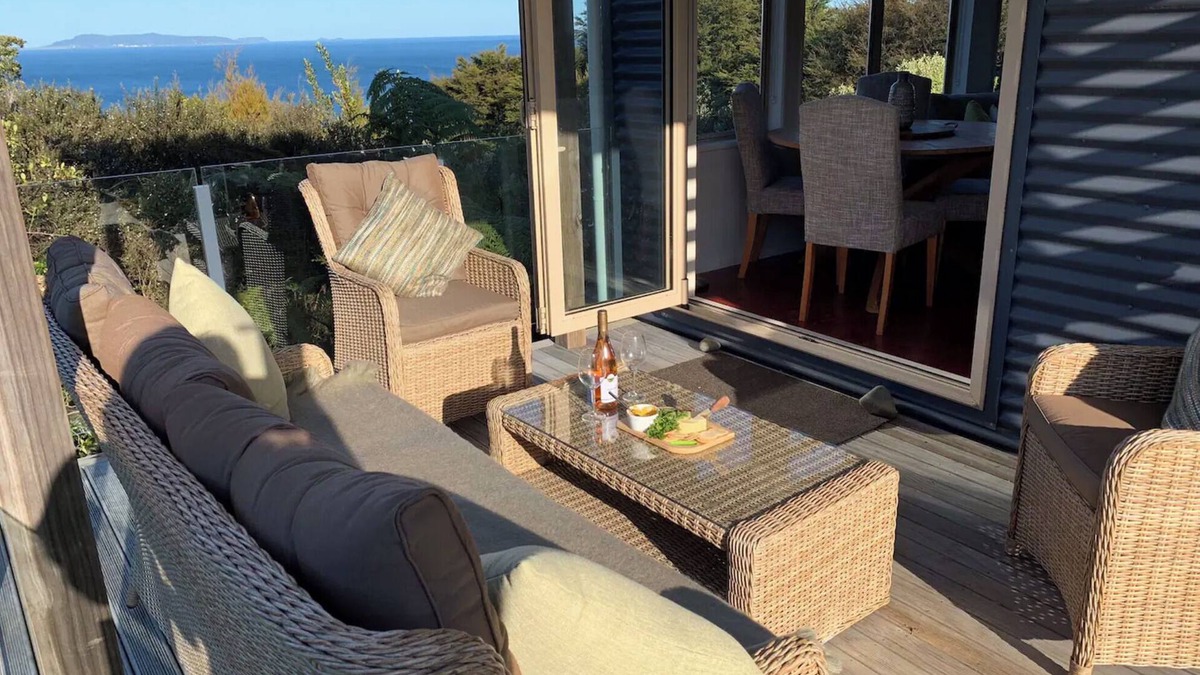 Tuateawa House | Paradise on the Hill ~ Tuateawa ~ Northeast of Coromandel Town