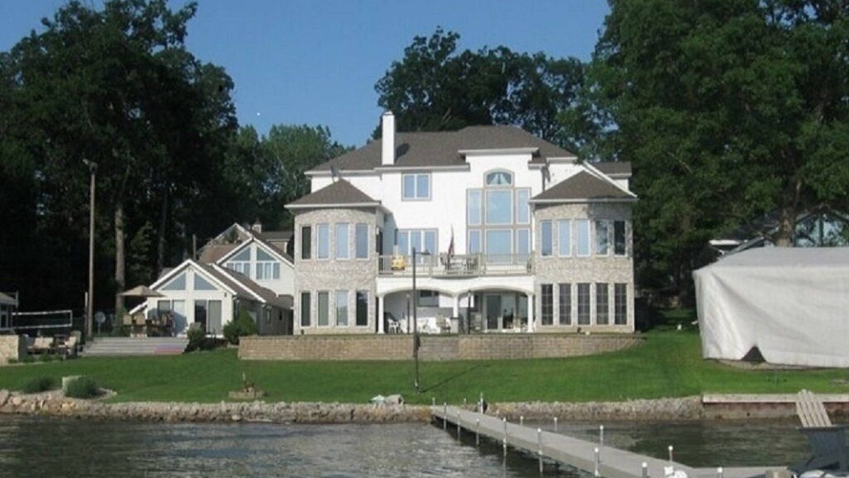 White Pigeon House | Paradise on the lake!