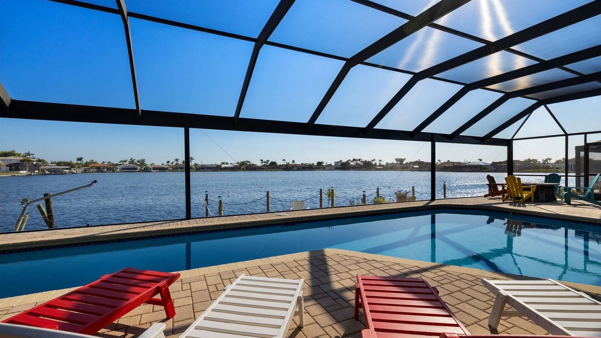 Eight Lakes House | Paradise on the Lake