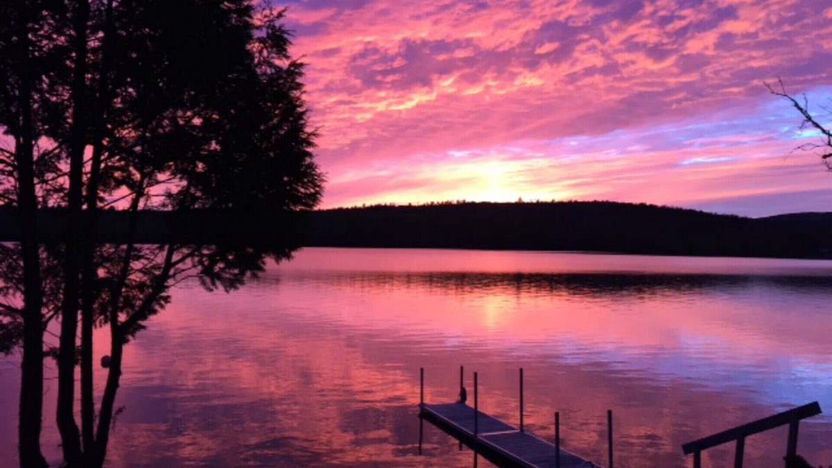 Embden House | Paradise on the Lake!