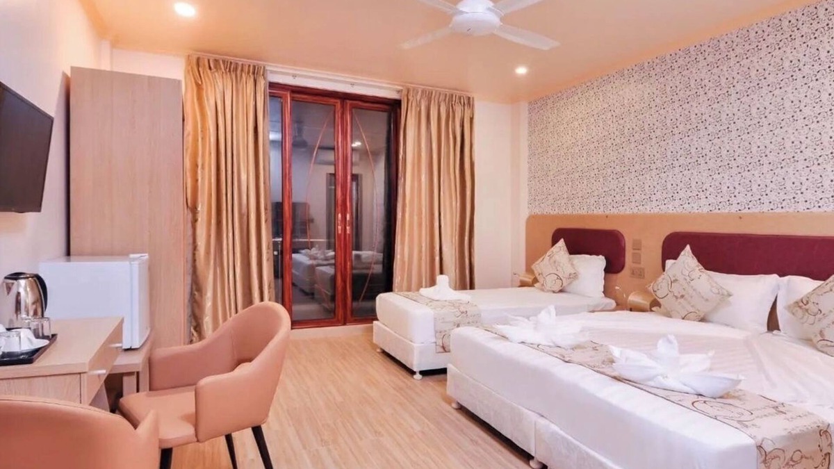 Maafushi House | Paradise peak -family budget