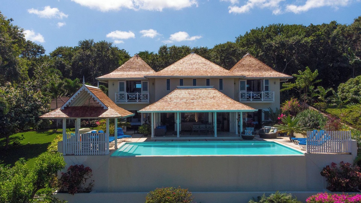 Montego Bay House | Paradise Plum Villa 5BR - Rose Hall Estates.