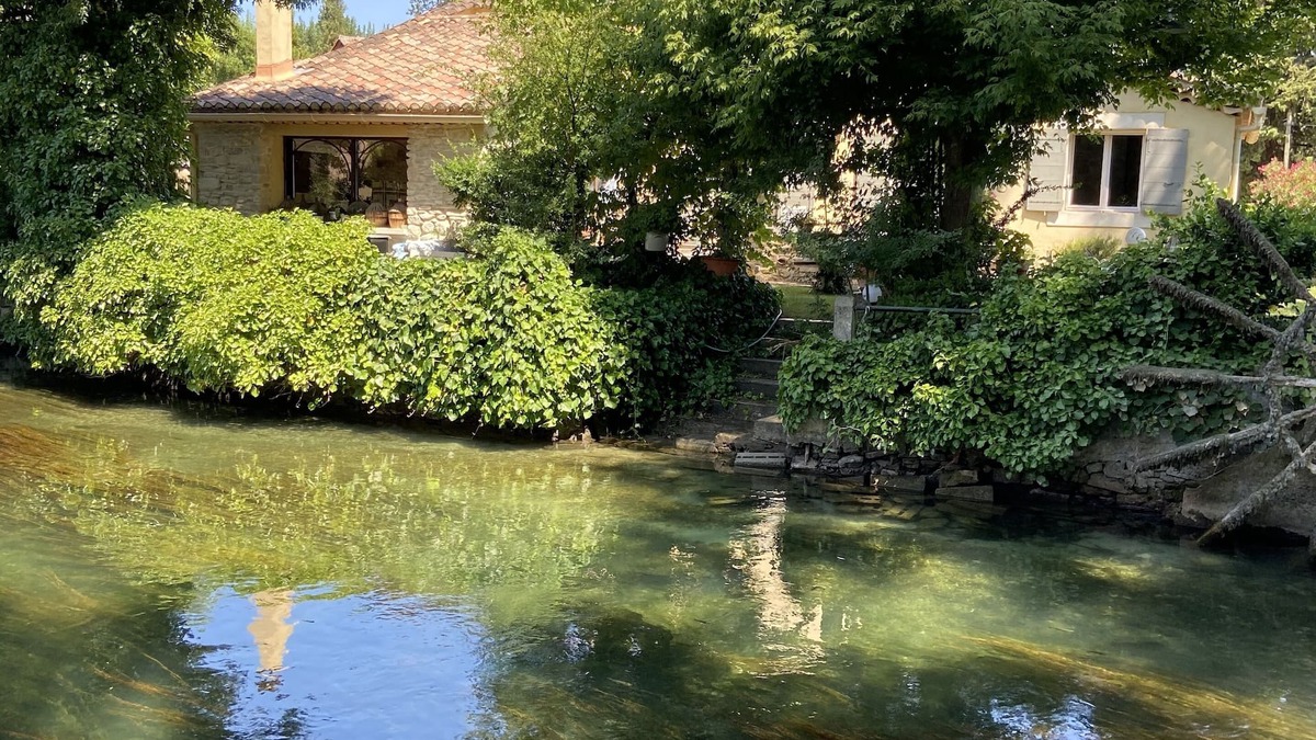 L'Isle-sur-la-Sorgue House | Paradise, relax by the river in peace with your feet in the water