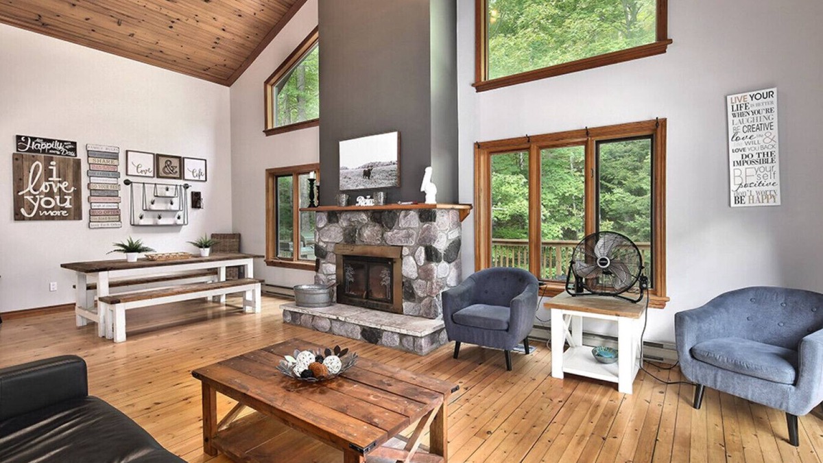 Minden Hills Ski Chalet | Paradise Retreat * Wilderness * Sauna * Hot Tub *