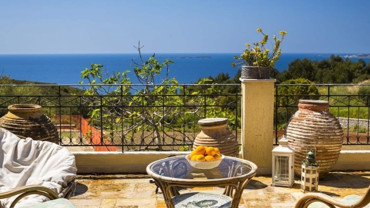 Lassi Cottage | Paradise's Nest - Two Bedroom Cottage, Sleeps 6