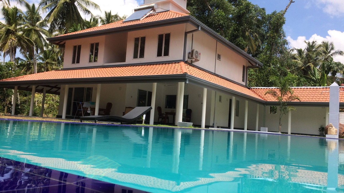 Andiambalama House | paradise to stay with 12000sqm garden with swimming pool in anuhas airport villa