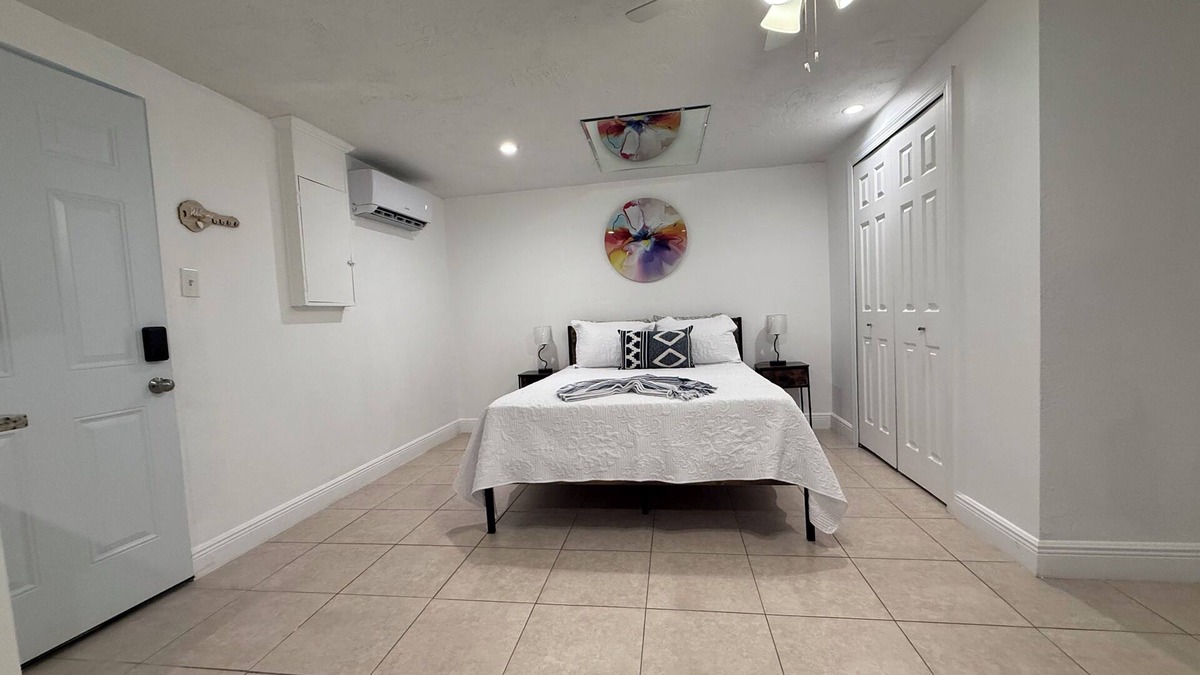 Regency Park Apartment | Paradise