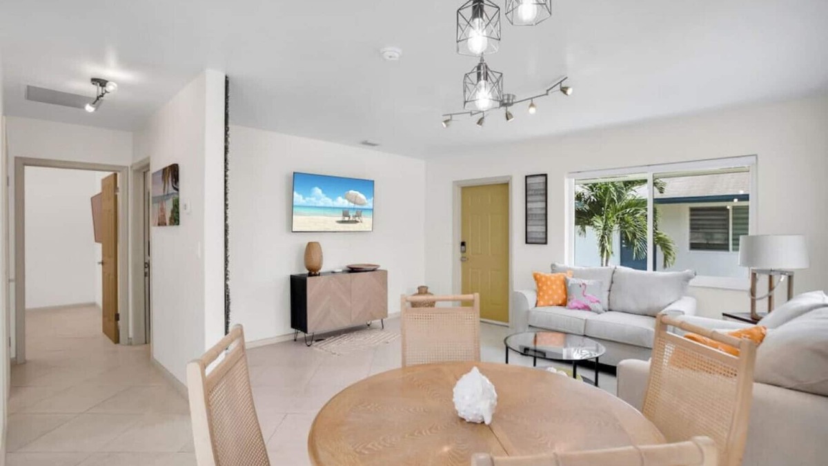 River Oaks Villa | Paradise villa near City/Beach/Airport