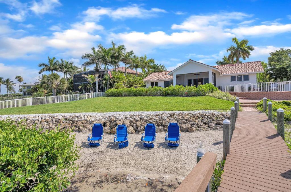 Sorrento Shores Villa | Paradise with a pool, pier and private beach area