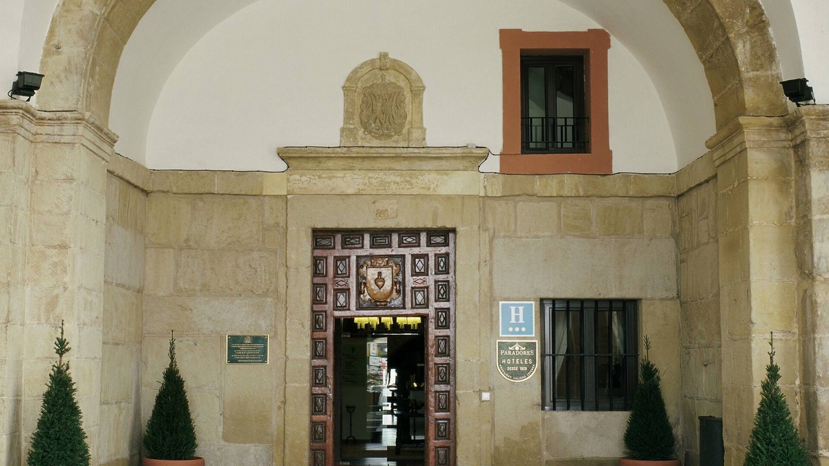 Santo Domingo de la Calzada Hotel | Parador de Santo Domingo Bernardo de Fresneda