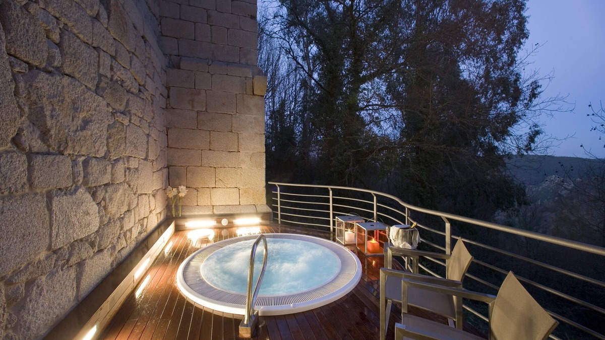 Santo Estevo de Ribas de Sil Hotel | Parador de Santo Estevo