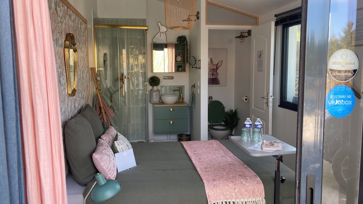 Saint-Pierre-es-Champs Bed & Breakfast | Parenthèse Cosy guest room and private beauty salon