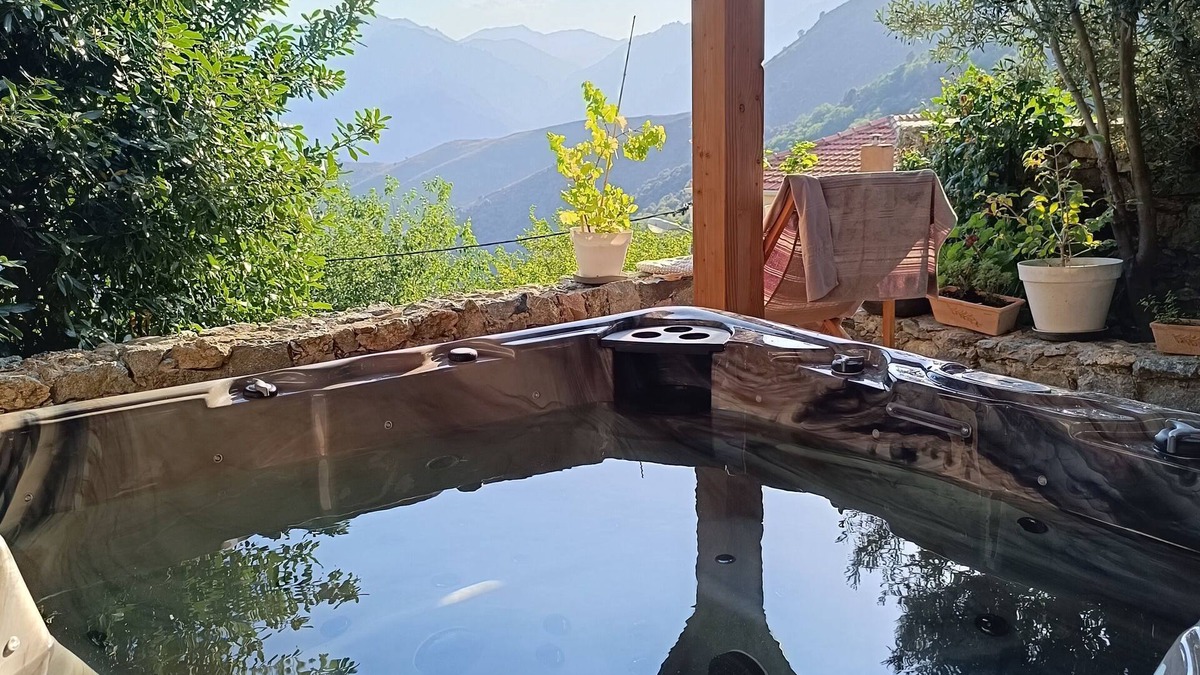 Santa-Lucia-di-Mercurio House | Parfumu Di Celu