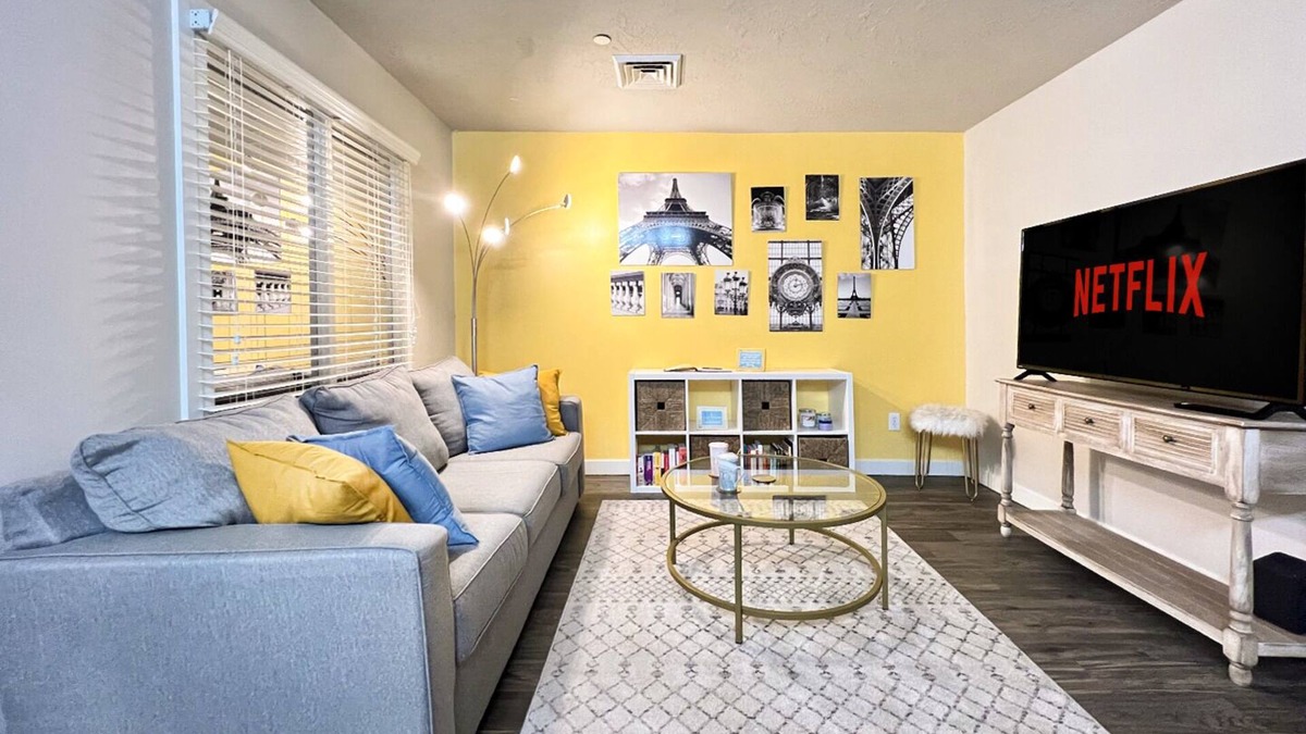 Downtown Salt Lake City Apartment | PARIS - 2 beds/Free garage parking/Downtown Salt Lake City
