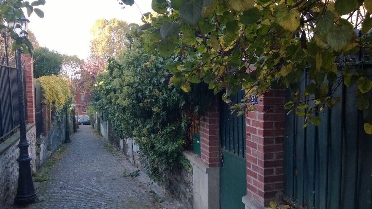 Amerique Apartment | Paris 'Buttes Chaumont ' Park : quiet, cosy sunny residential apartment 58 sqm