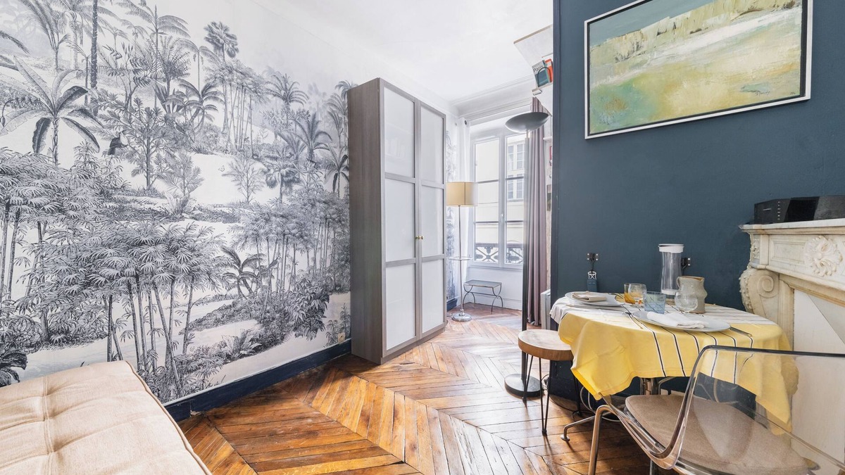 Arts-et-Metiers Apartment | Paris city beating heart cocoon studio