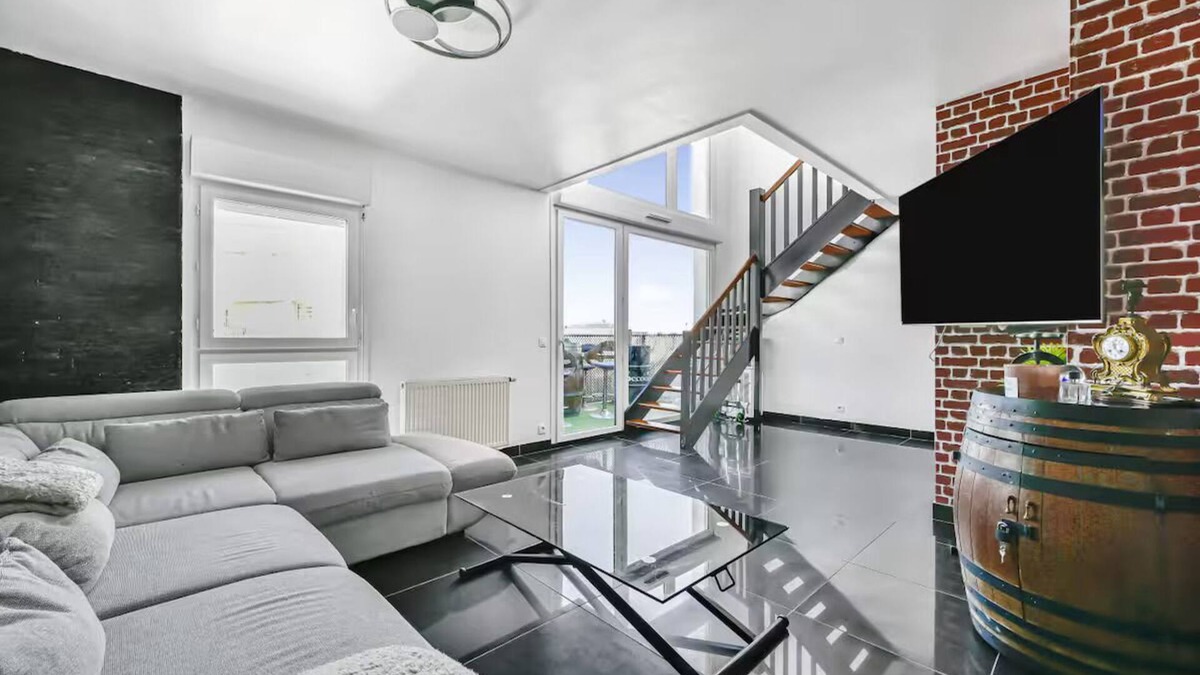 Pantin Apartment | Paris Morden Duplex 8 Guests
