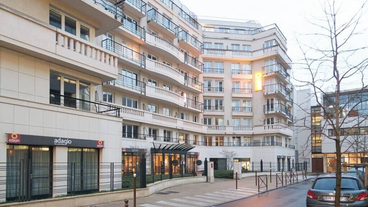 Issy-les-Moulineaux Apartment | Paris Porte de Versailles Cosy Lodge 1 Appart hôtel parking, wifi 4 pers