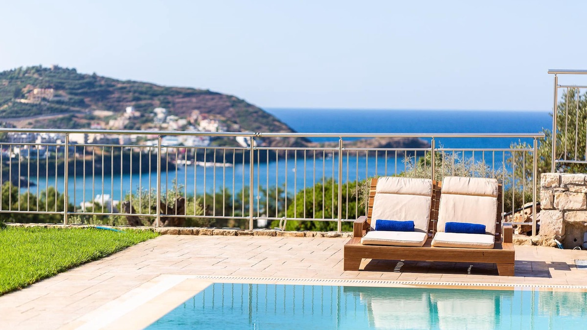Bali Villa | Paris Villa, with Pool, BBQ, Playground & SeaViews
