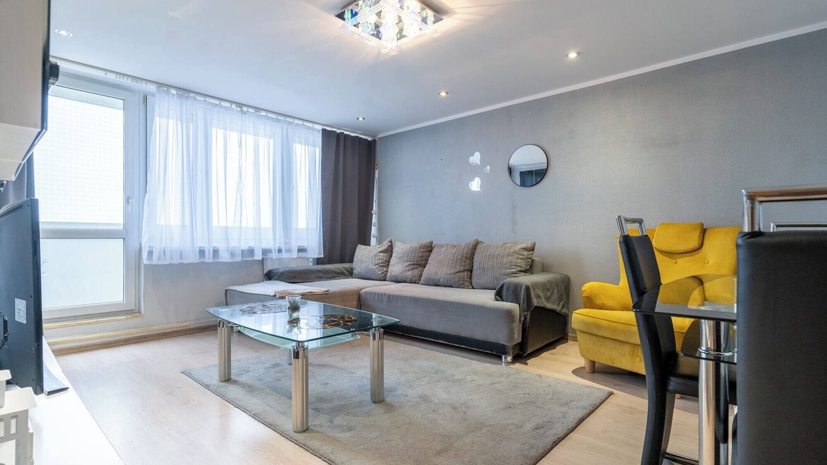 Chorzow Apartment | Park Śląski 18th Floor Apartment