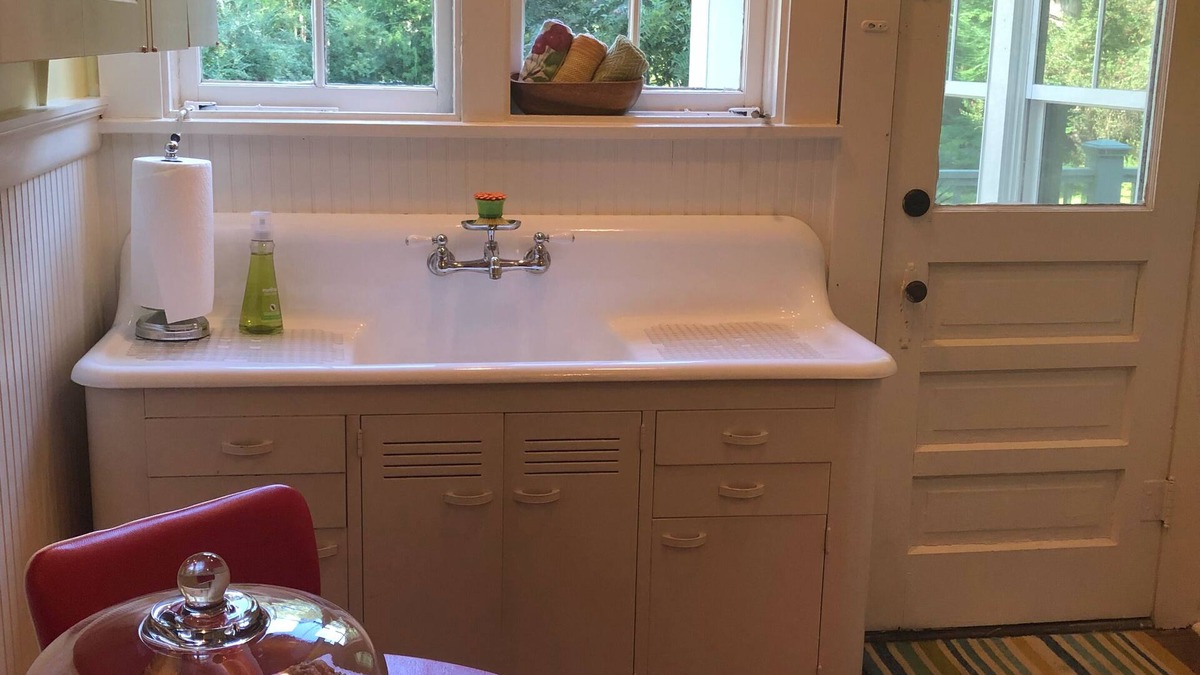 Oxford Apartment | Park and Walk, S. Lamar Historic District - Oxford, MS