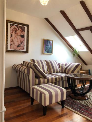 Obermenzing Apartment | Park Apartment