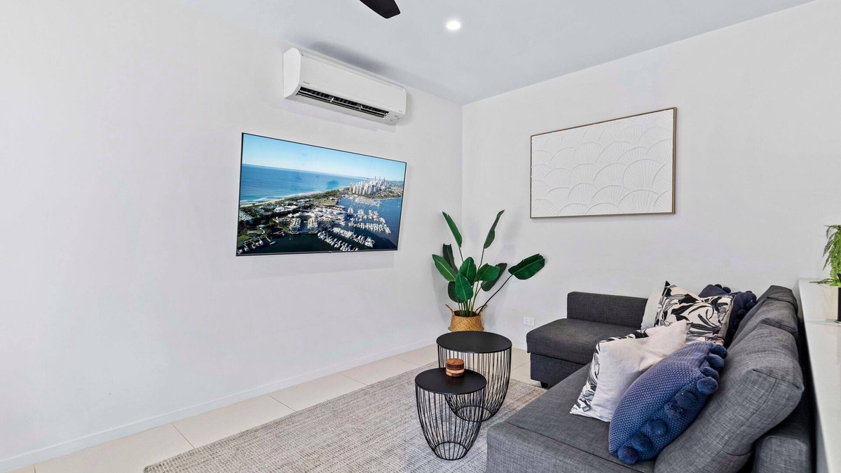 Auchenflower Apartment | Park Avenue 1BR Hideaway King Bd Private Courtyard