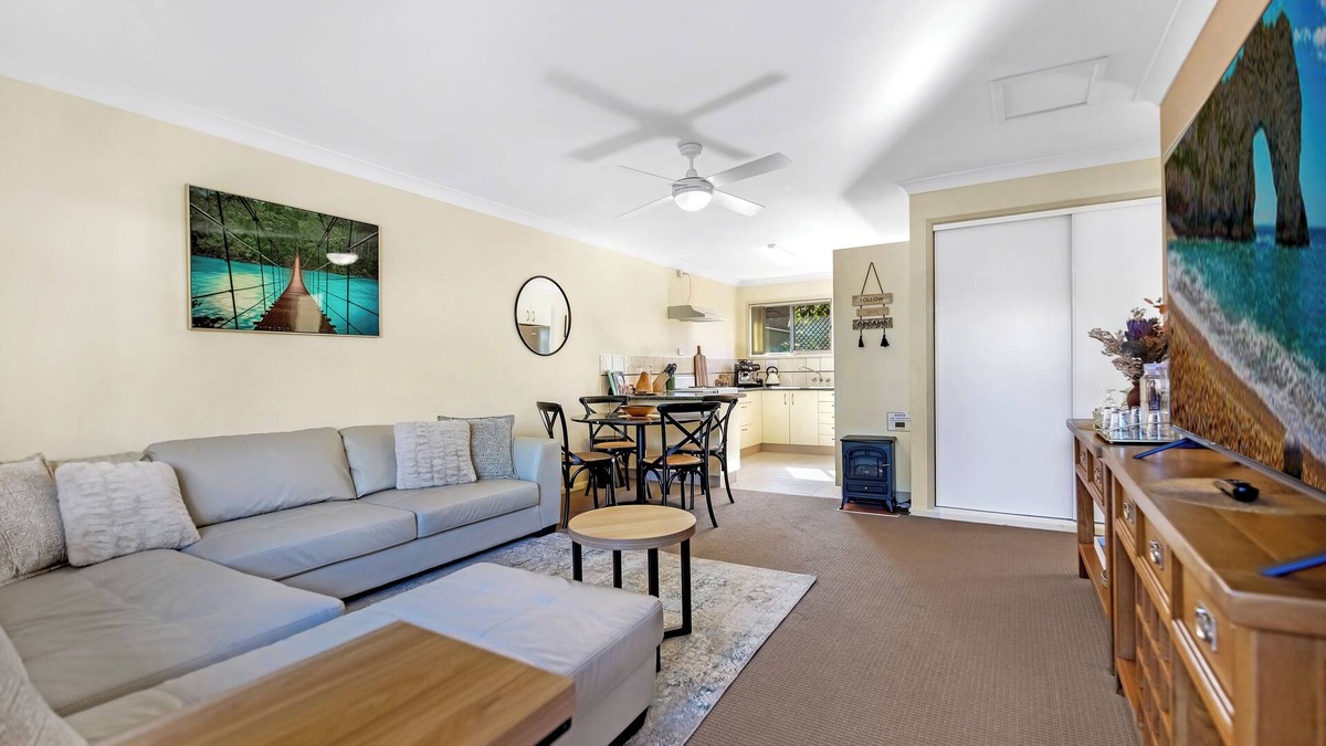 Coffs Harbour Apartment | Park Beach Retreat - Newly appointed Apartment, Walk to Beach, Shops and Eateries