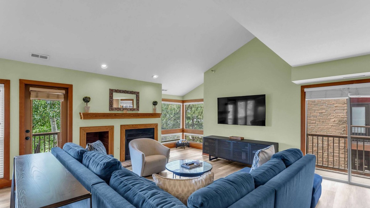 North Park City Condo | Park City Condo | Walk to Ski + Shared Hot Tub