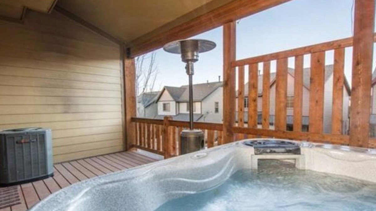 Bear Hollow Village Condo | Park City Ski House, 3 Mins From Park City Resort with Private Hot Tub