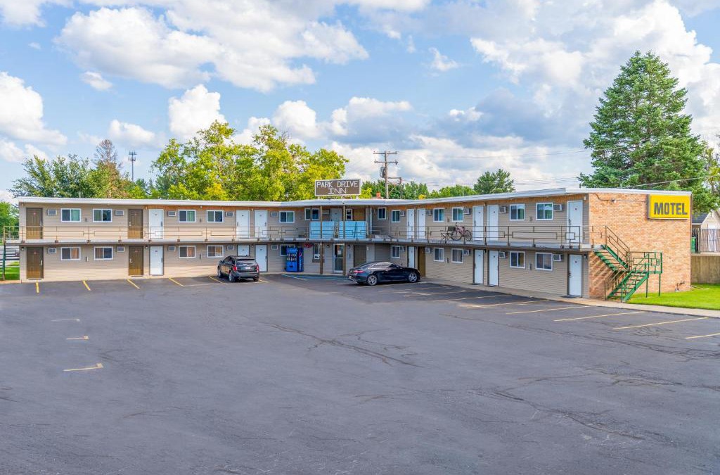 Caro Hotel | Park Drive Inn