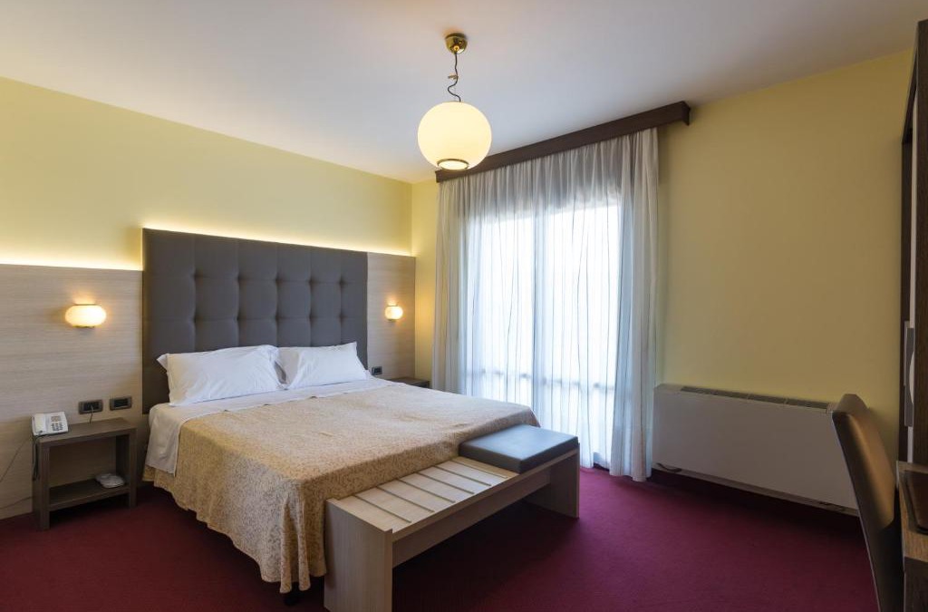 Villanova Hotel | Park Hotel Ristorante Ca' Bianca
