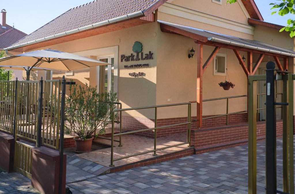Mako House | Park-Lak Vendégház