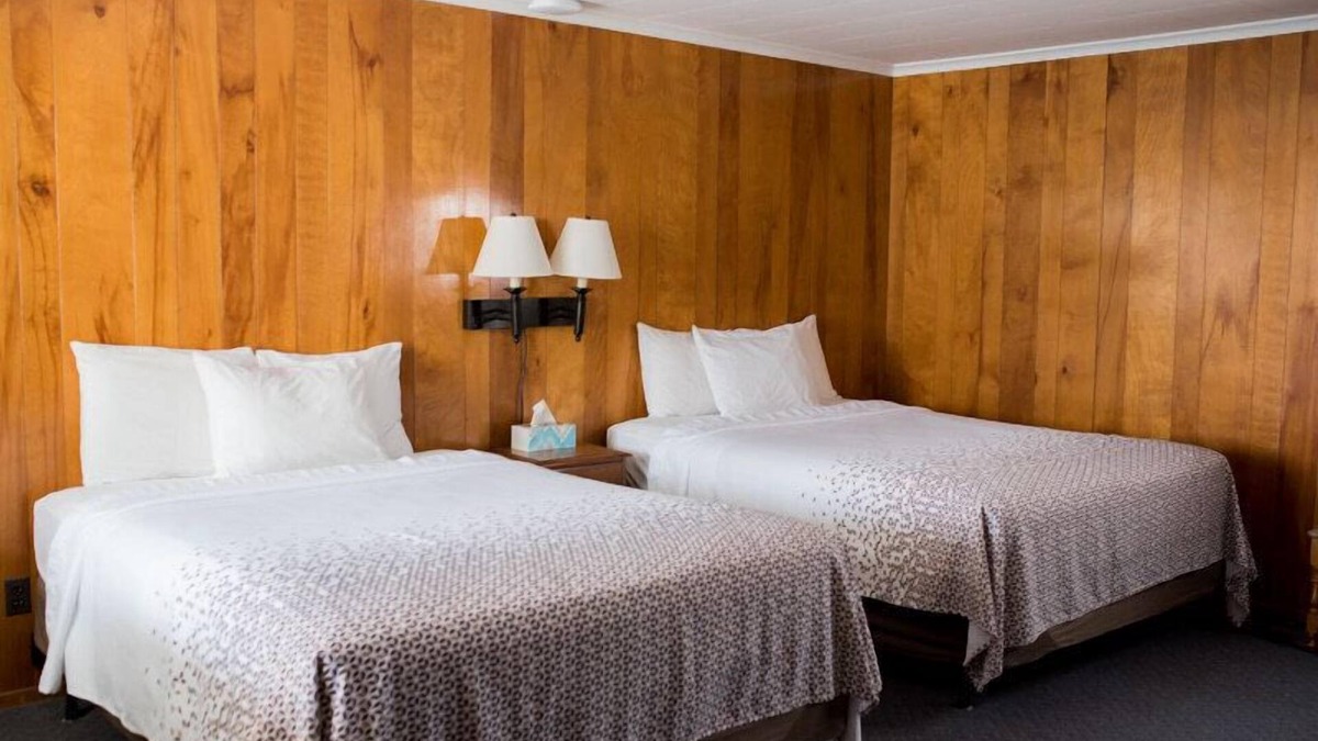 Perry Hotel | Park Lake Motel