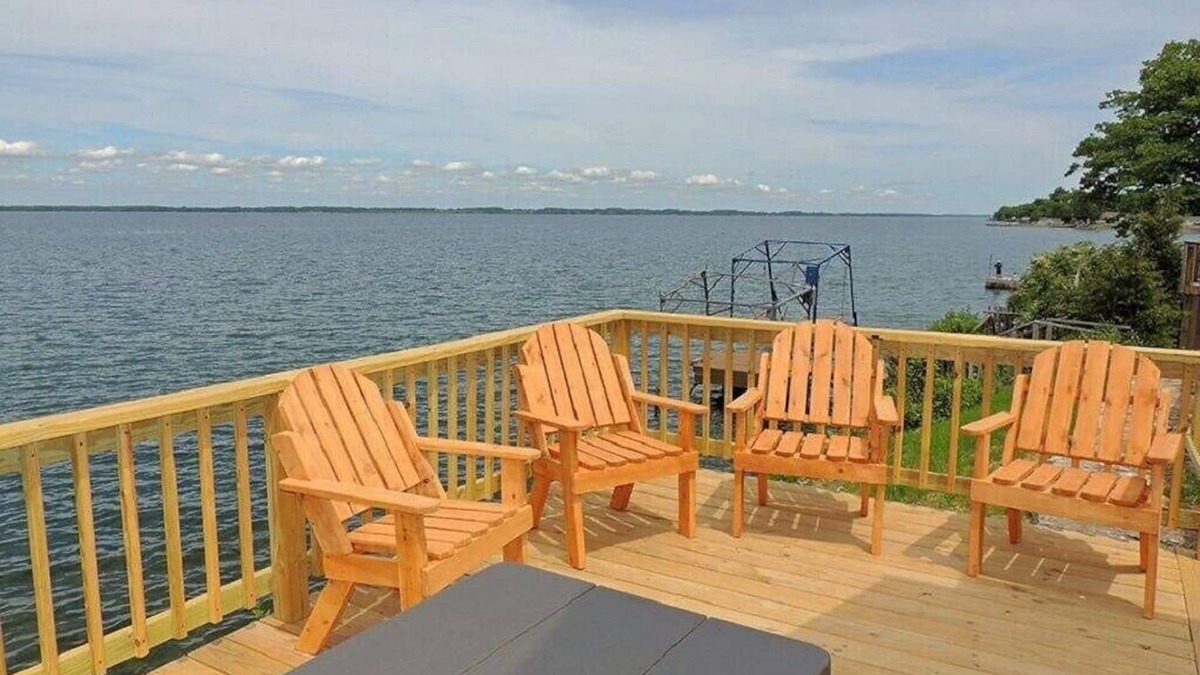 Cape Vincent House | Park Model #30- 1 bedroom/1 bath