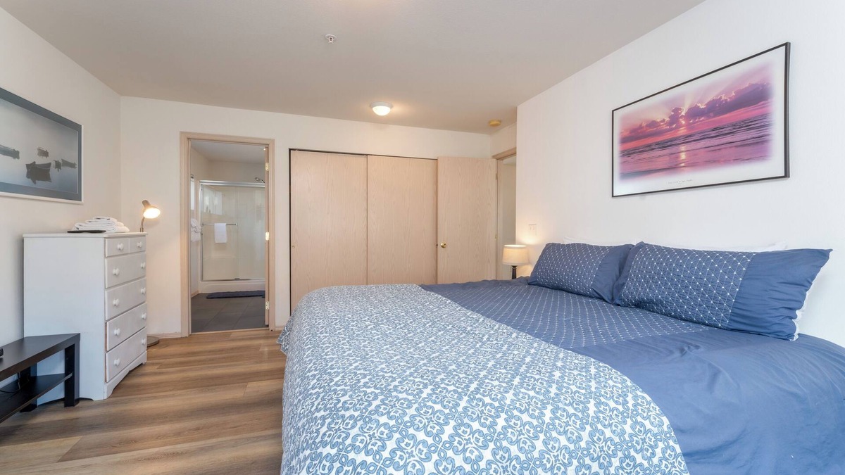 Chelan Condo | Park Pointe D301 - Community Pool/Hot tub