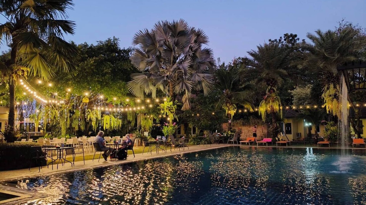 Nong Khai Hotel | Park & Pool Resort