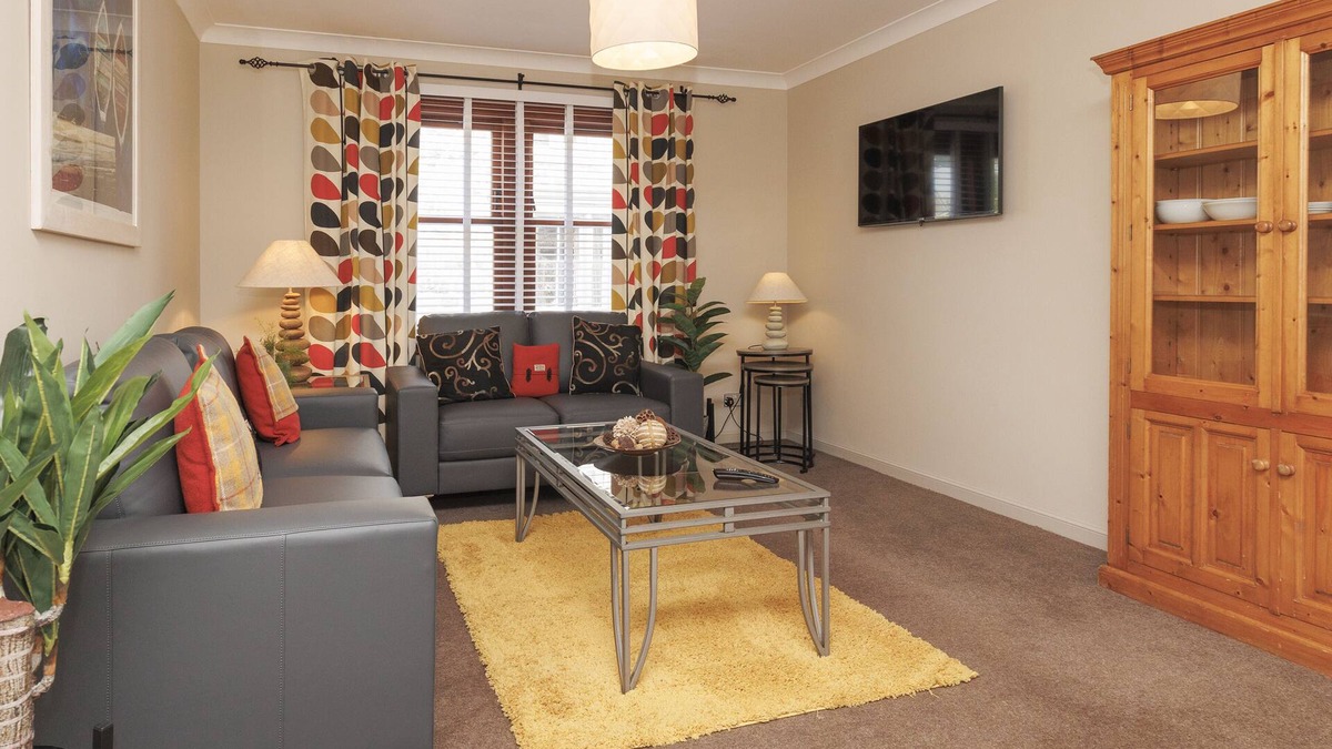 Stornoway Apartment | Park Suite 1 - up to four guests, adjacent to Park Suite 2