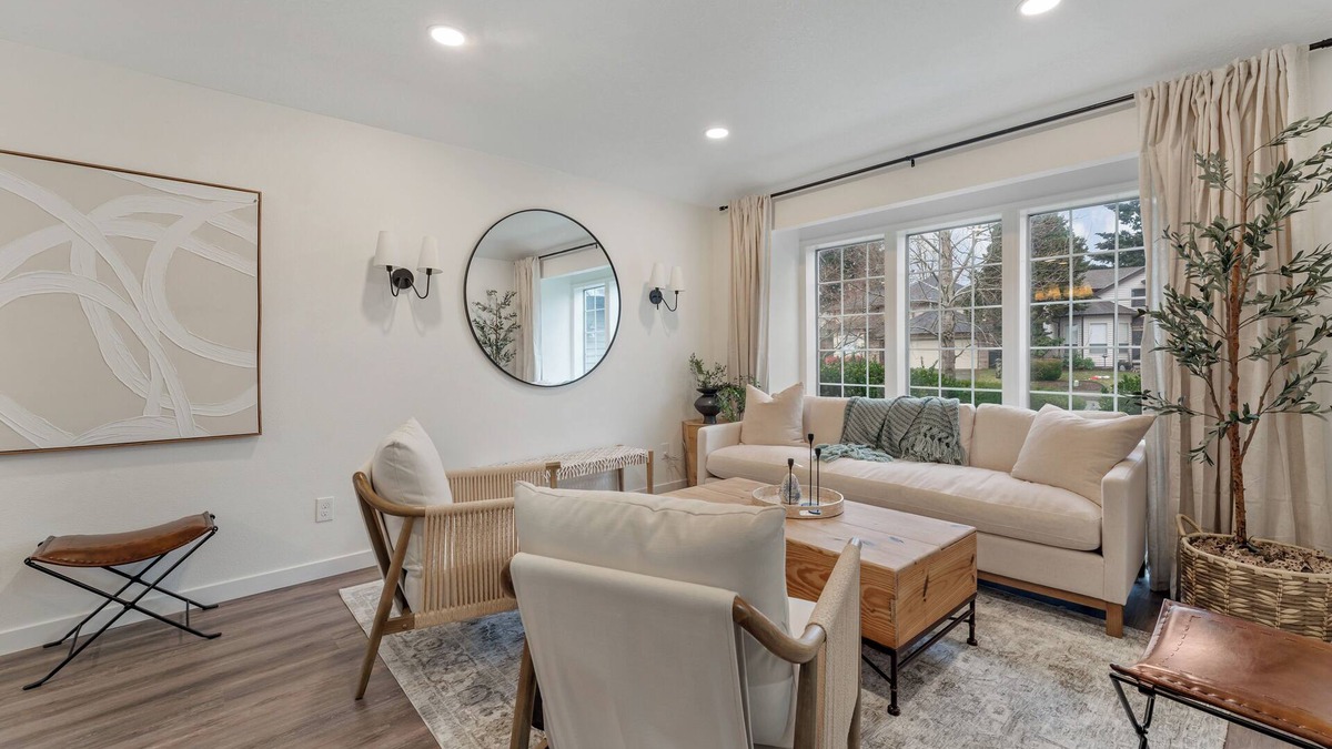 Vancouver House | PARK VIEW! 4Bed/2.5bath Vancouver Park Home with a Direct Backyard Park Access