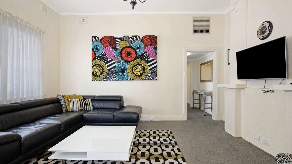 Glenelg Apartment | Park View 'Elysian' WIFI + Netflix