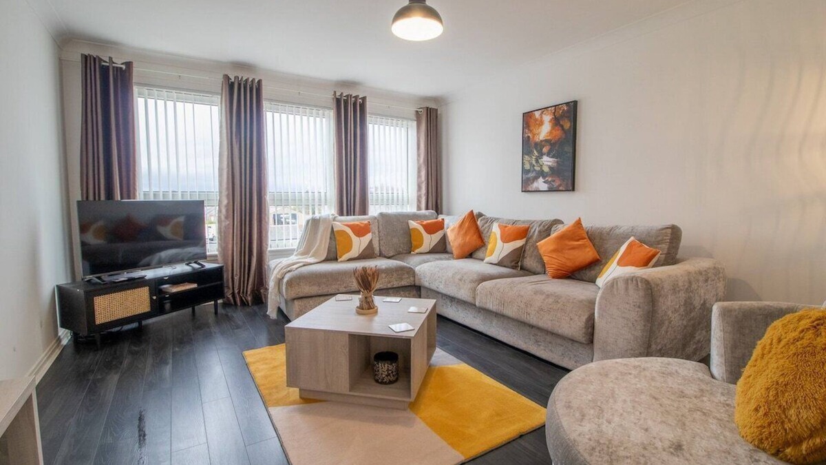 Motherwell Apartment | Park View-modern 2 bed apartment