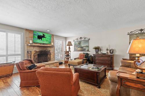 South Snyderville Basin House | Park West Village 1700 by Moose Management