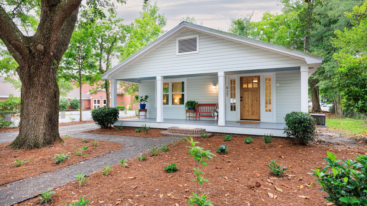 Biloxi House | Park your car and walk to EVERYTHING downtown Ocean Springs has to offer!