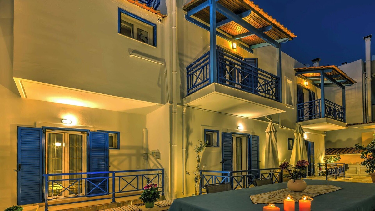 Agios Dimitrios Apartment | ✰Parking✰Balcony✰BBQ✰20min→Airport✰King✰42Mbps-5