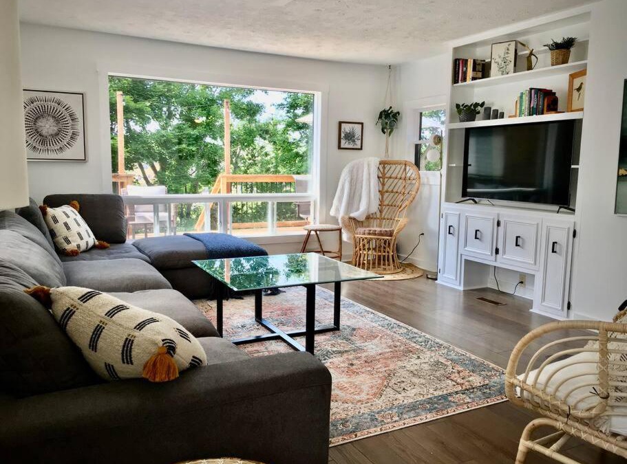 Montague House | Parkman Pad in Montague