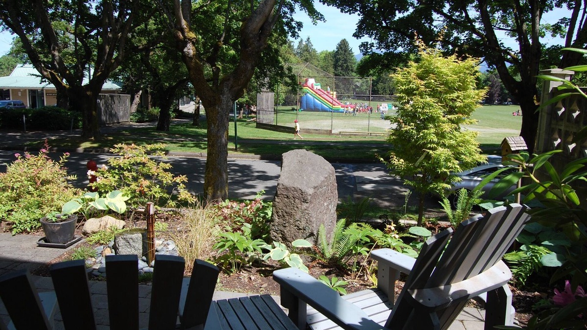 South Cambie Apartment | Parkside Apartment in a beautiful Vancouver Neighbourhood for monthly rentals