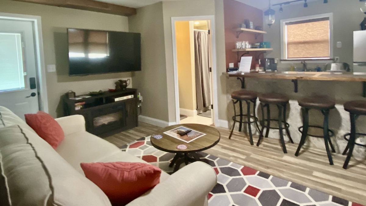 Patricksburg Cabin | Parkside at Cataract Falls Lodge
