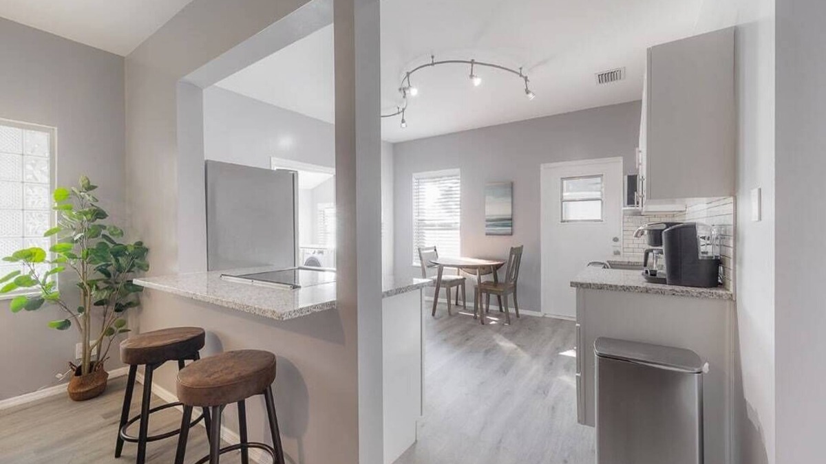 St. Petersburg - Clearwater House | "Parkside Betty" - Fenced Yard|Deck|Bar Hopping