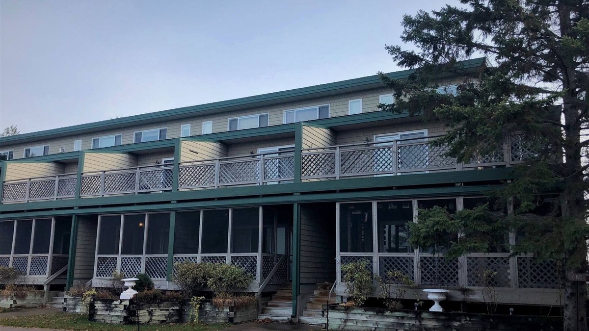 La Pointe Condo | Parkside Condo 7 - Condo Conveniently Located Across from Joni`s Beach
