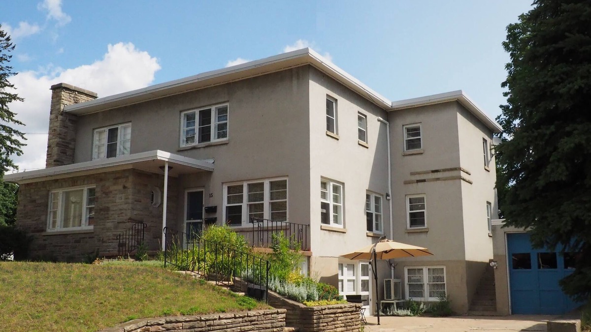 Barrie Apartment | Parkside House